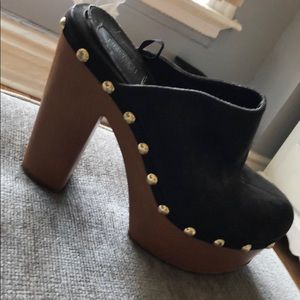 Black platform hills